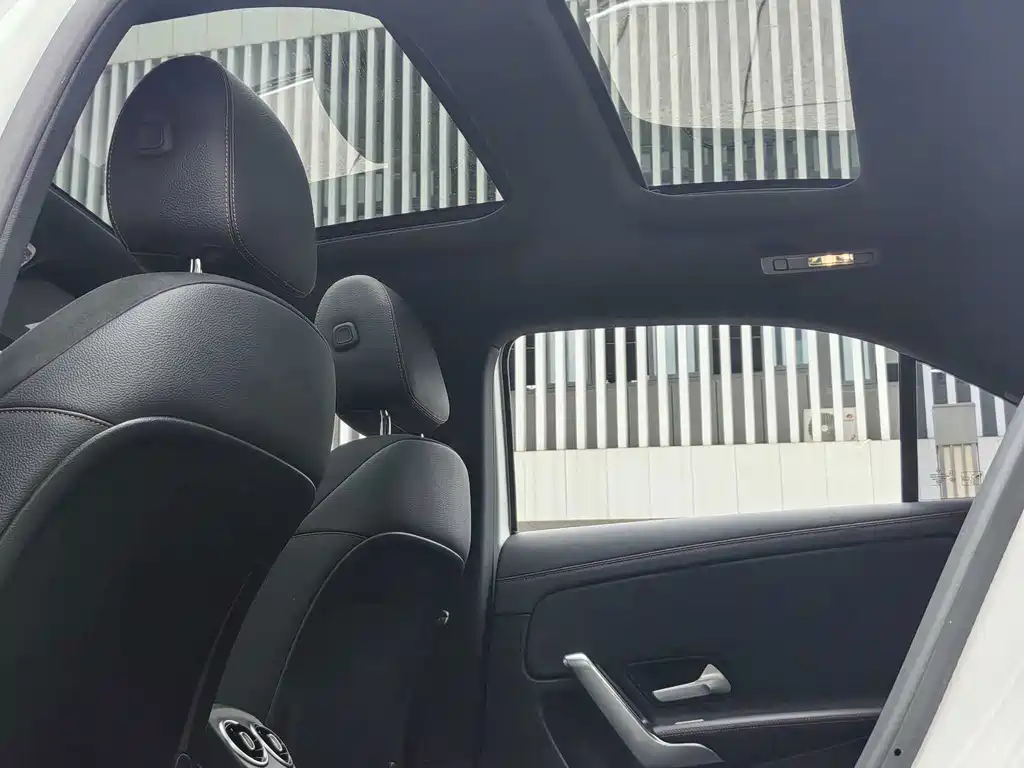 Mercedes-Benz A-Class 2025 — фото 11