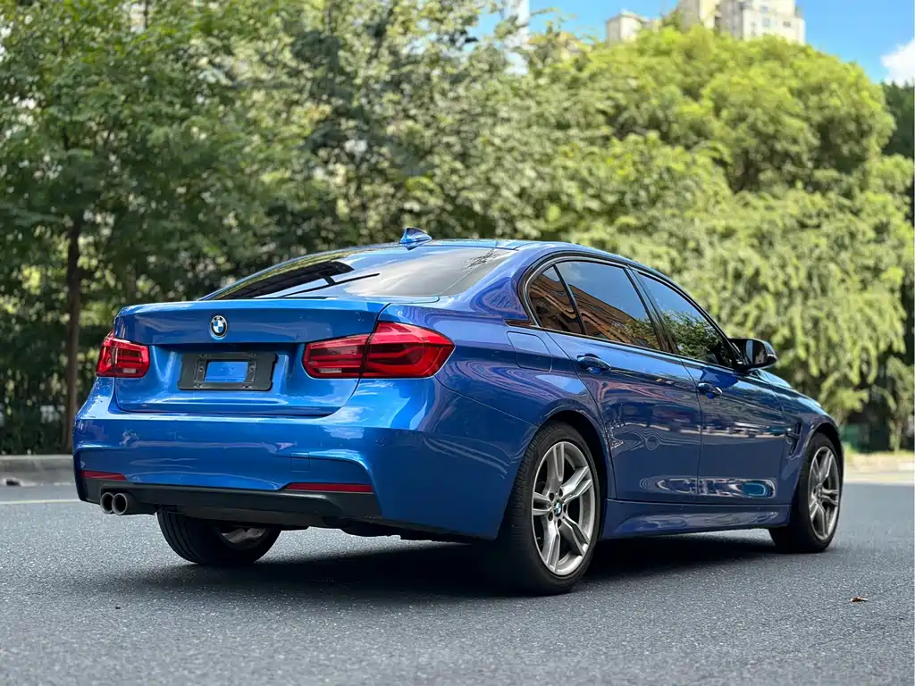 BMW 3 Series 2018 — фото 22