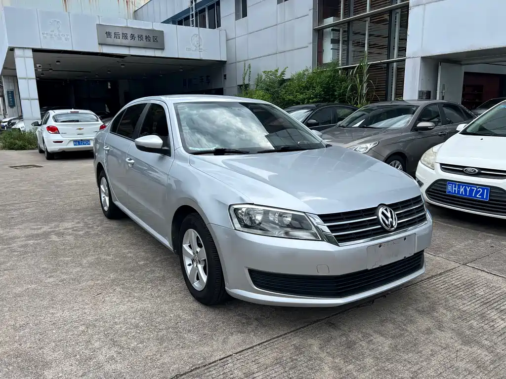 Volkswagen Lavida 2013