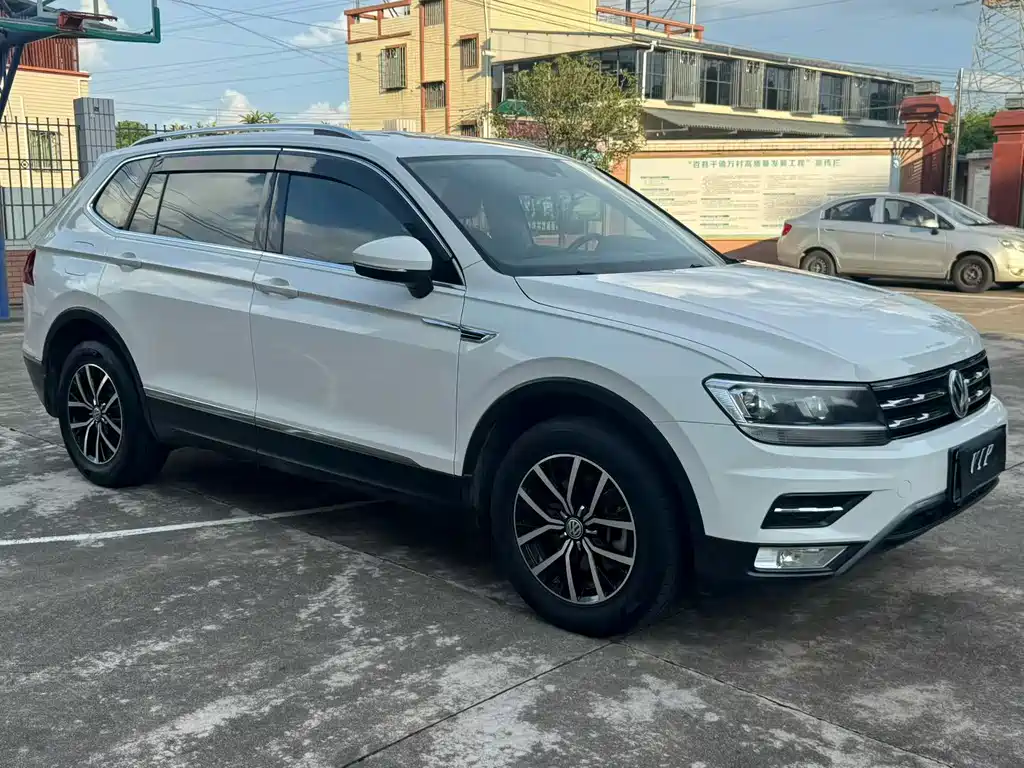 Volkswagen Tiguan L 2018 — фото 3
