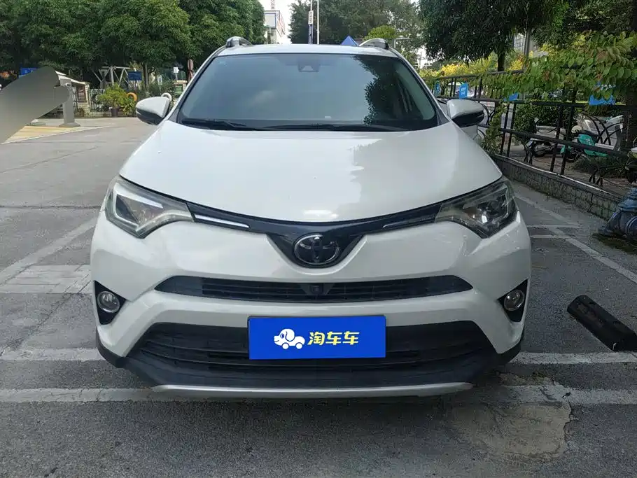 Toyota RAV4 2016 — фото 2