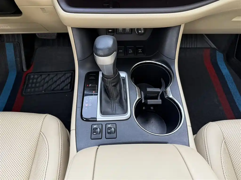 Toyota Highlander 2019 — фото 10