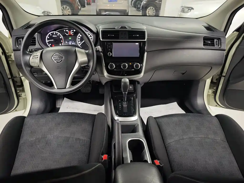 Nissan Tiida 2017 — фото 7