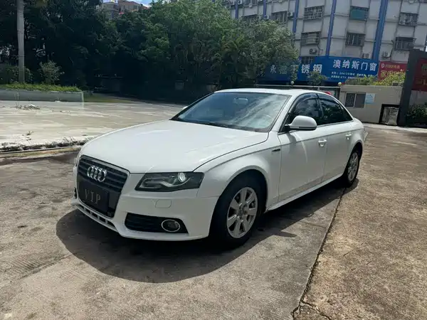 Audi A4L 2015
