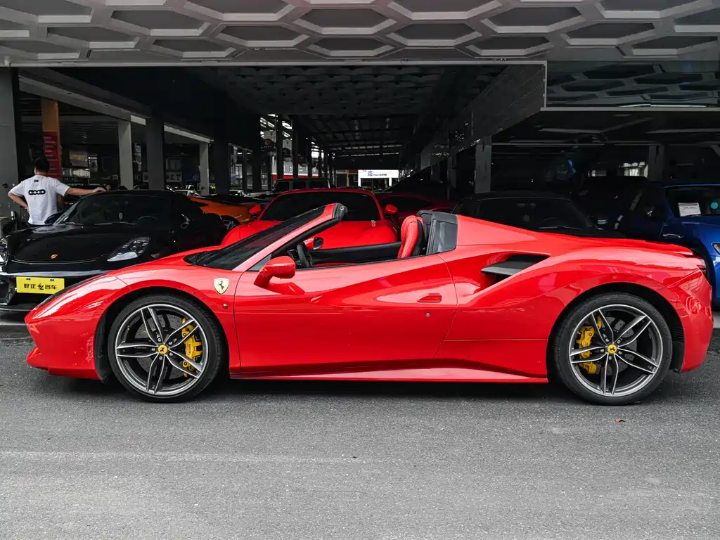 Ferrari 488 2019 — фото 3