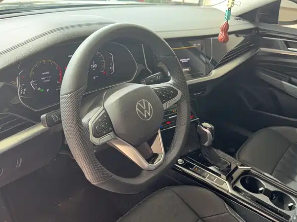 Volkswagen Passat 2025