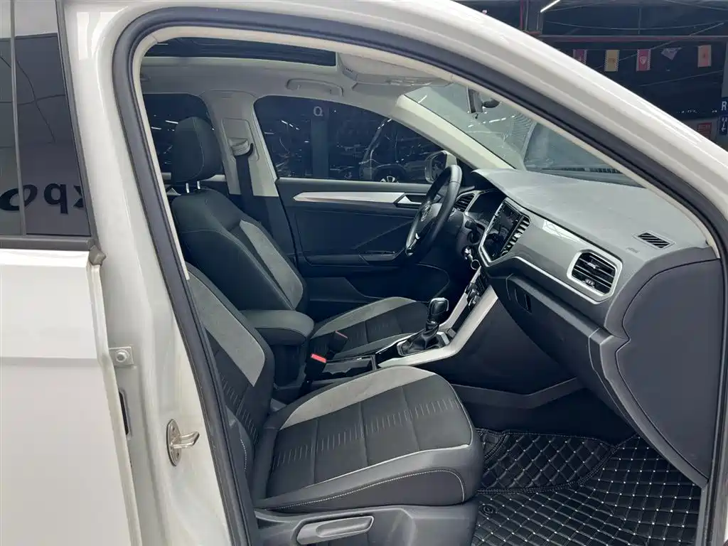 Volkswagen T-Roc 2021 — фото 15