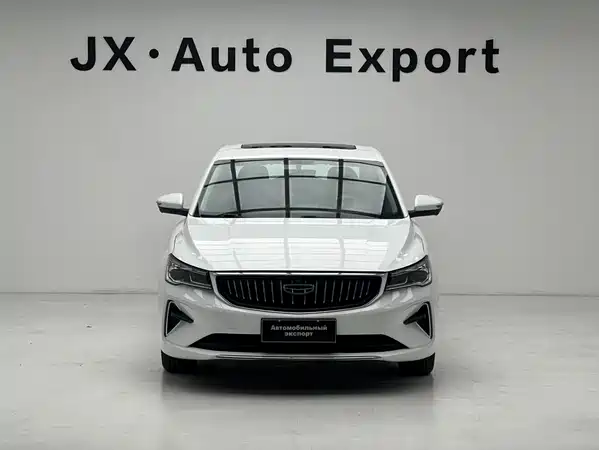 Geely Emgrand 2022