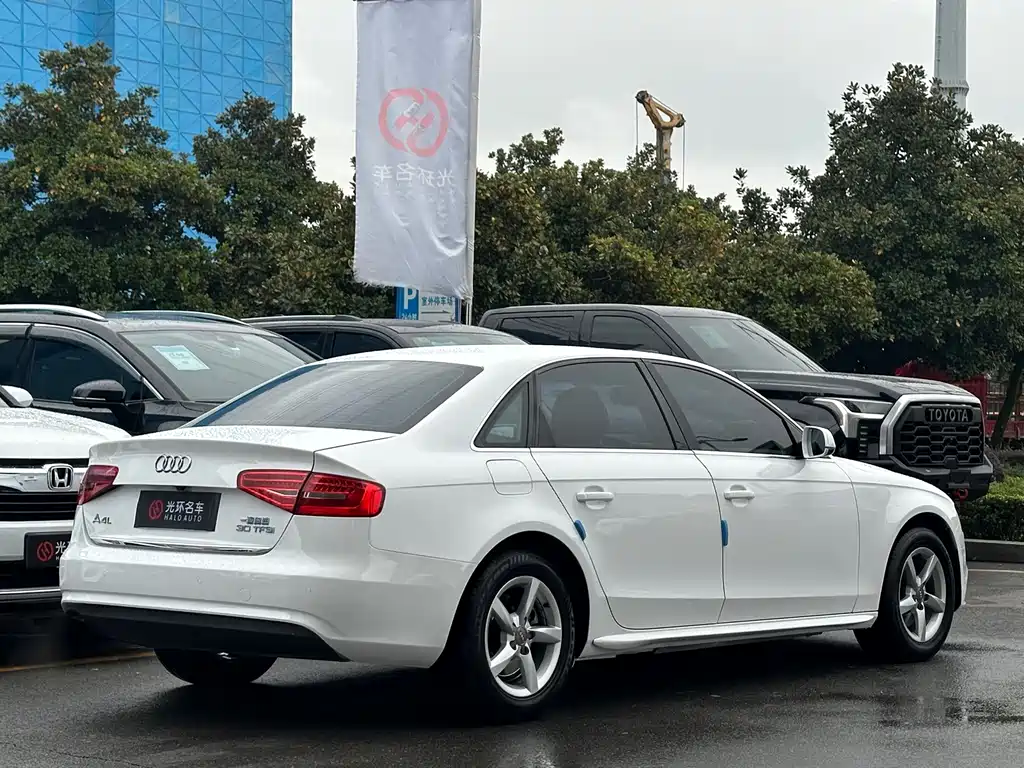 Audi A4L 2016