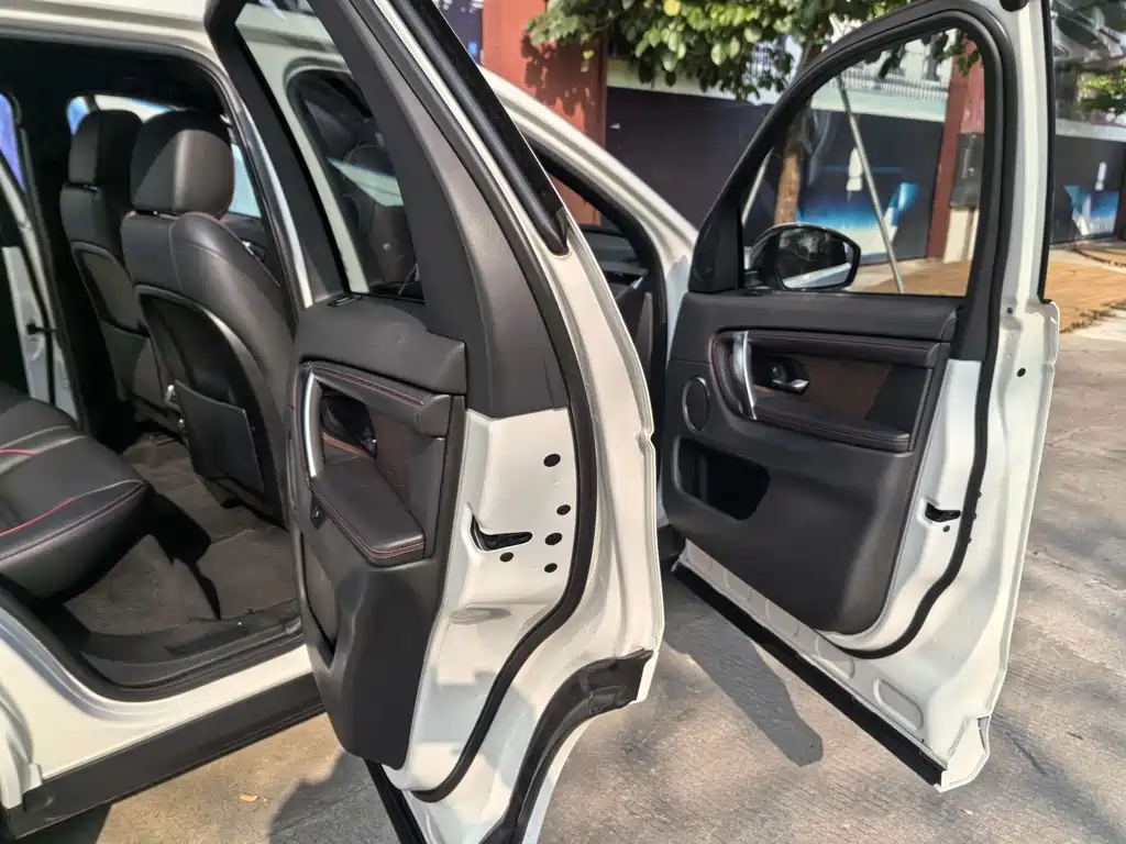 Land Rover Discovery Sport 2020 — фото 11