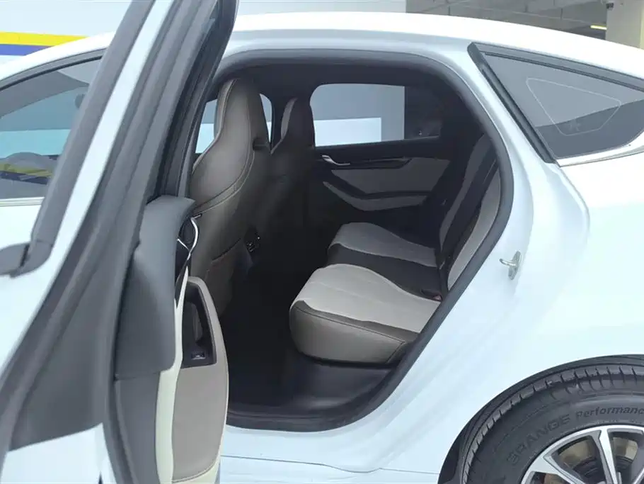 BYD Qin PLUS 2025 — фото 11