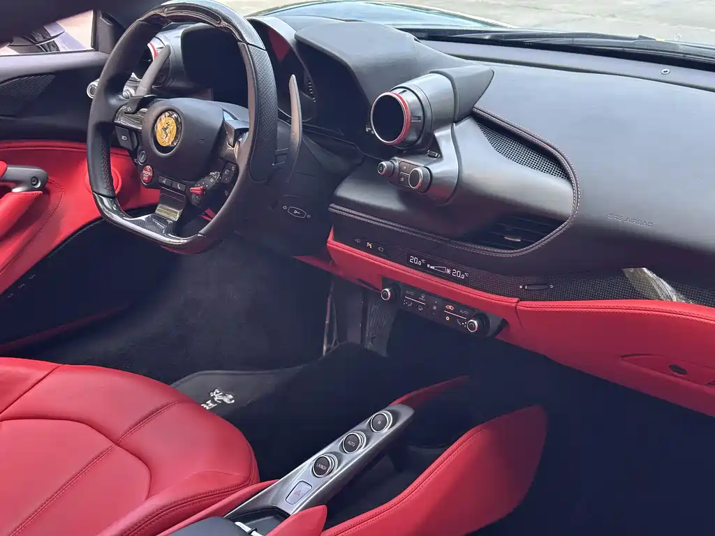 Ferrari F8 2021 — фото 10