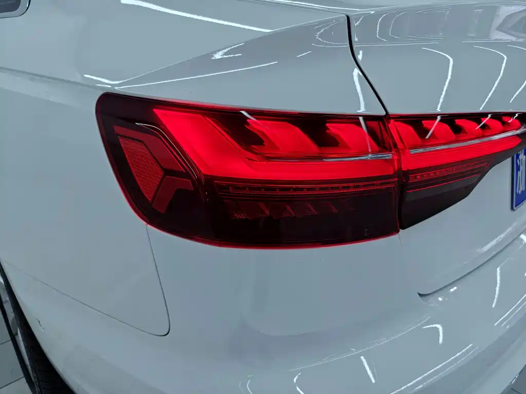 Audi A4L 2020 — фото 16