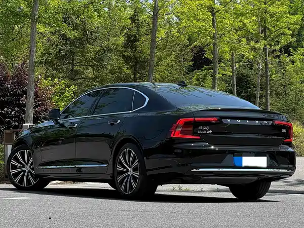 Volvo S90 2023