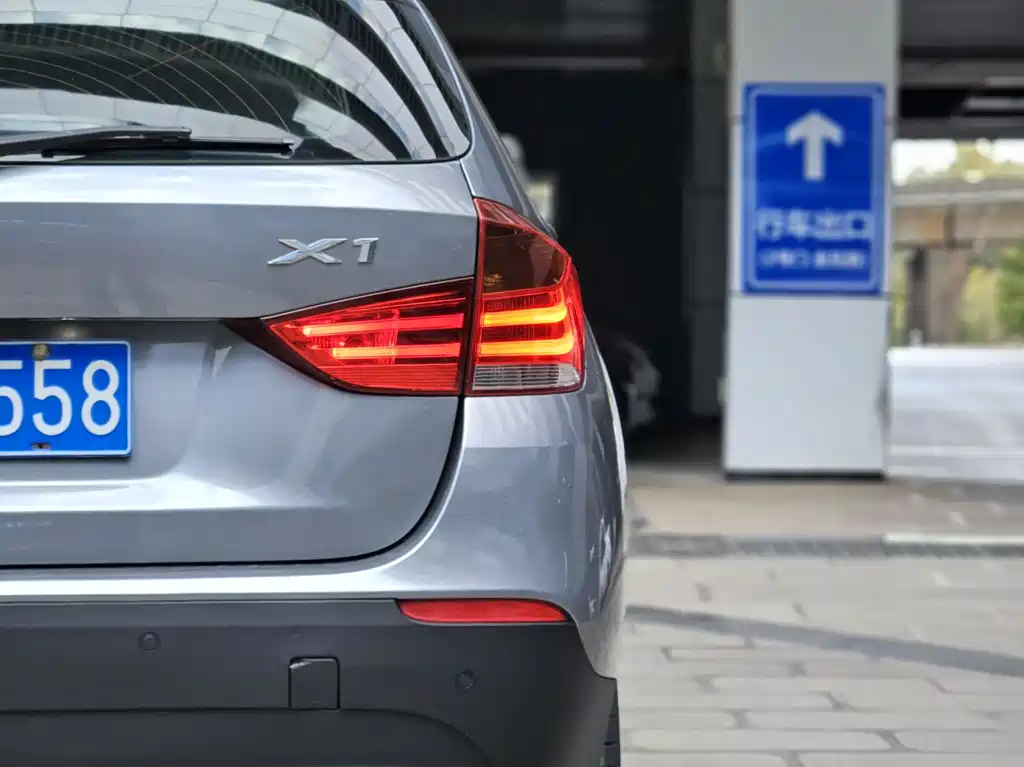 BMW X1 2012 — фото 24
