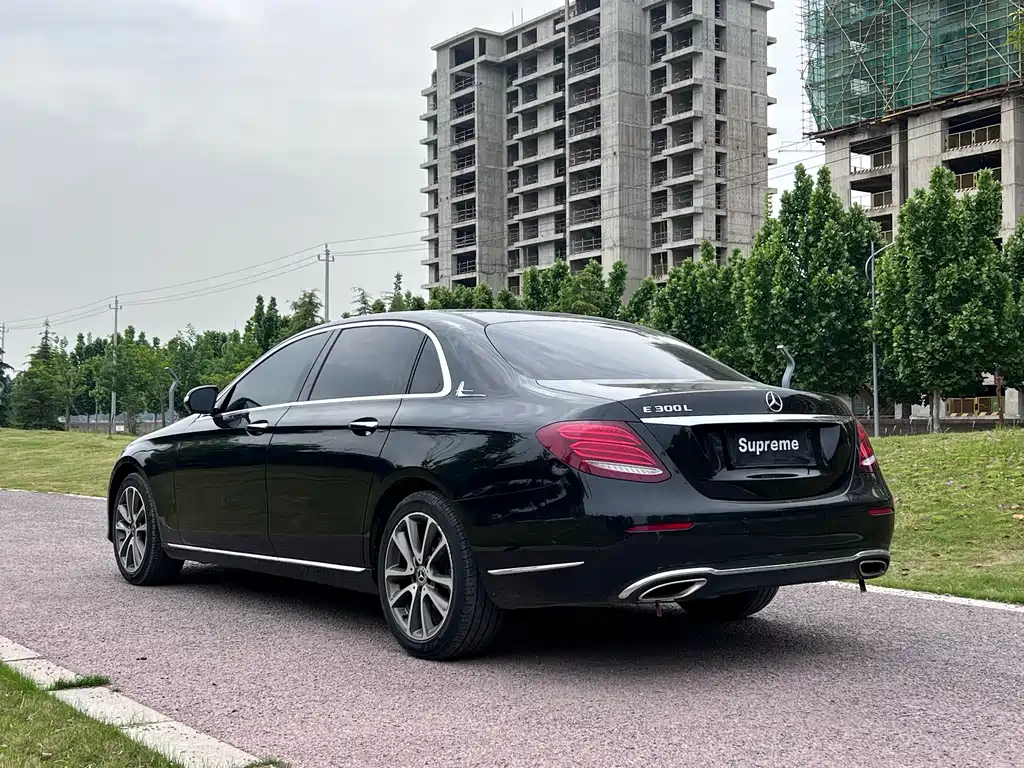 Mercedes-Benz E-Class 2017 — фото 9