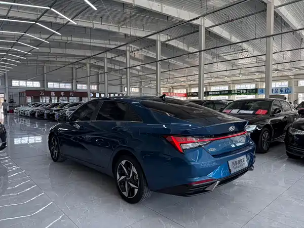 Hyundai Elantra 2023