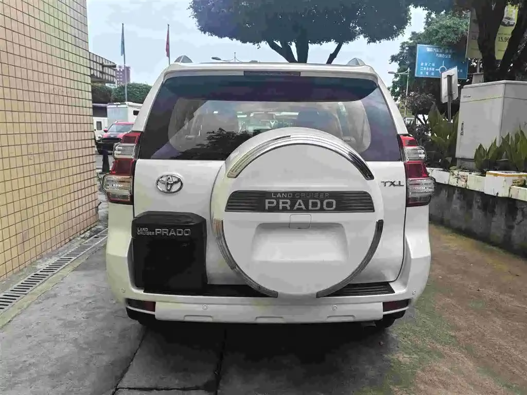 Toyota Prado 2015 — фото 5