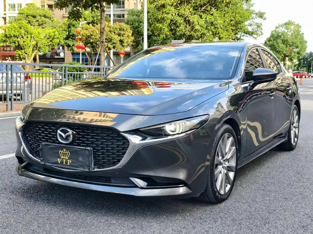 Mazda 3 Axela 2021 — фото 1