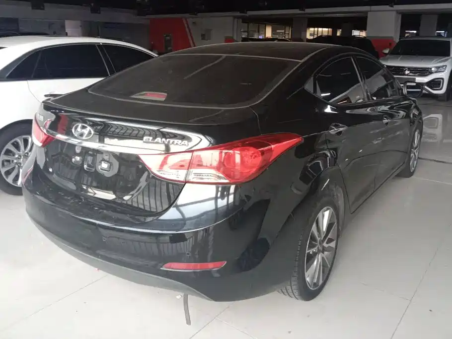 Hyundai Elantra 2015