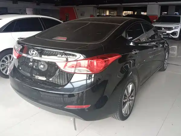 Hyundai Elantra Langdong 2015