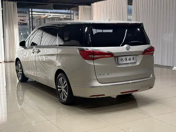 Buick GL8 2017