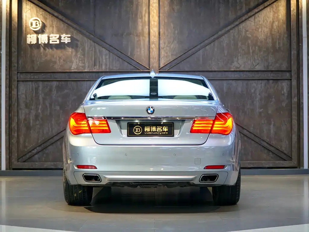 BMW 7 Series 2012 — фото 3