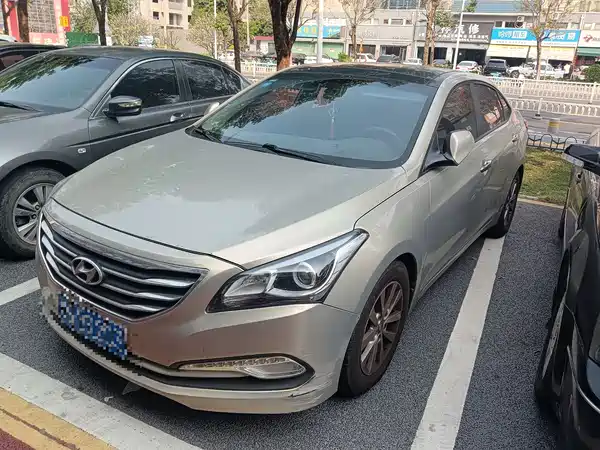 Hyundai Mistra 2014