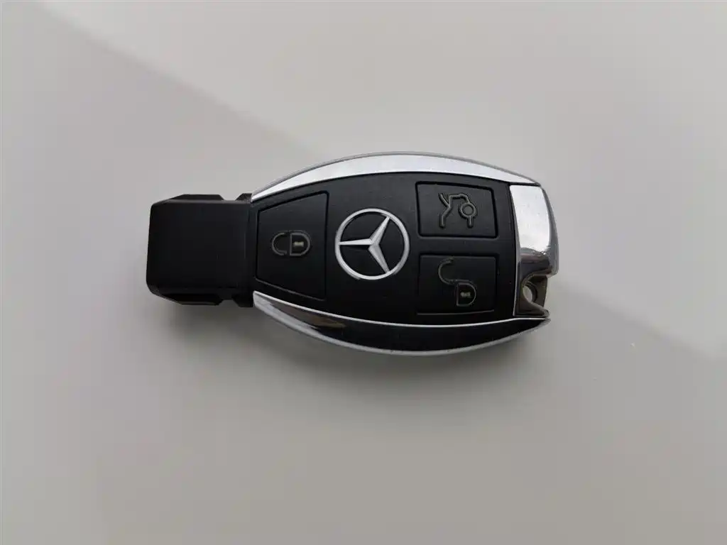 Mercedes-Benz GLC 2018 — фото 19