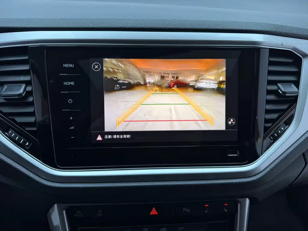 Volkswagen T-Roc 2023 — фото 13