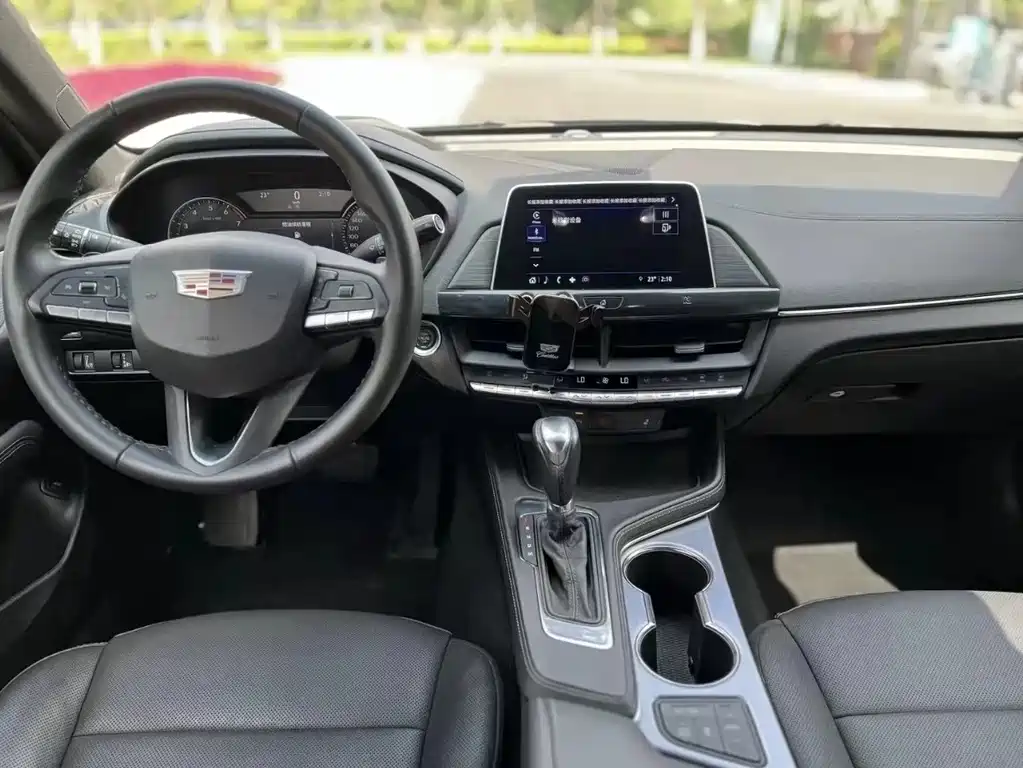 Cadillac CT4 2021 — фото 15