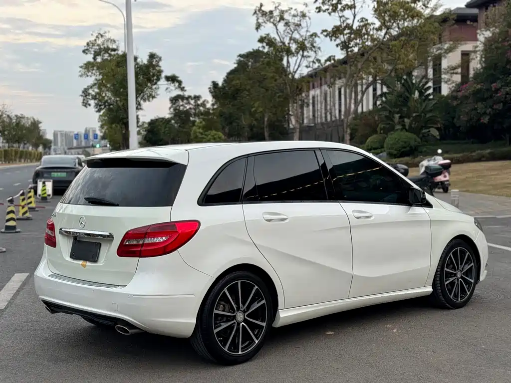 Mercedes-Benz B-Class 2013 — фото 15