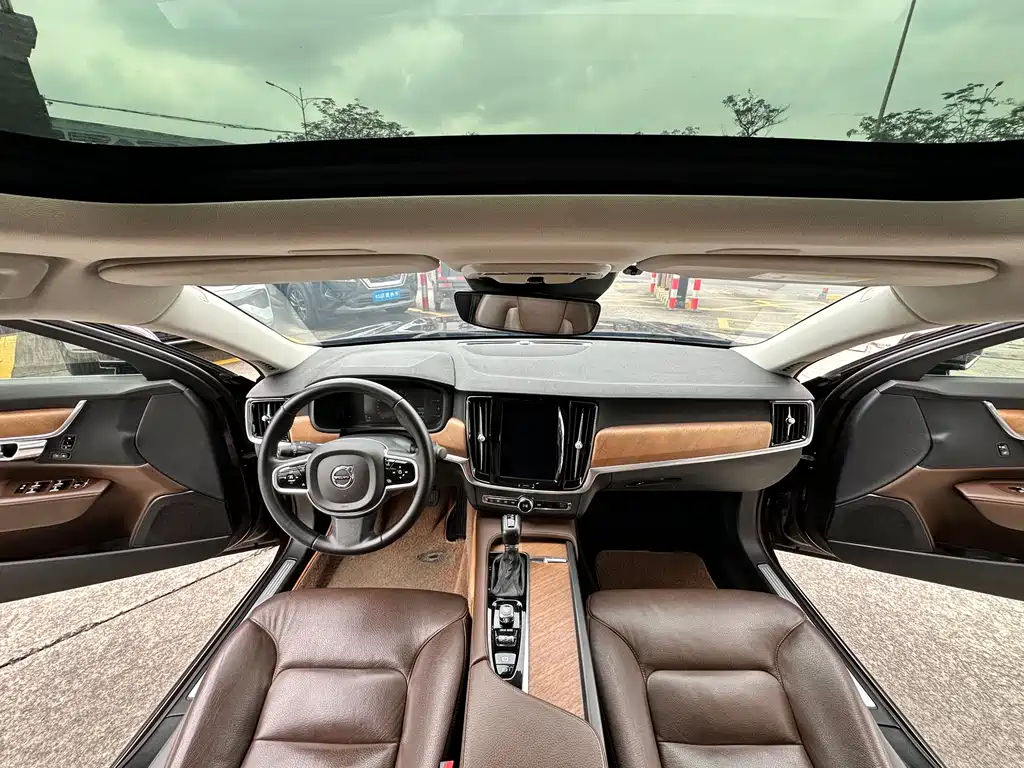 Volvo S90 2018 — фото 13