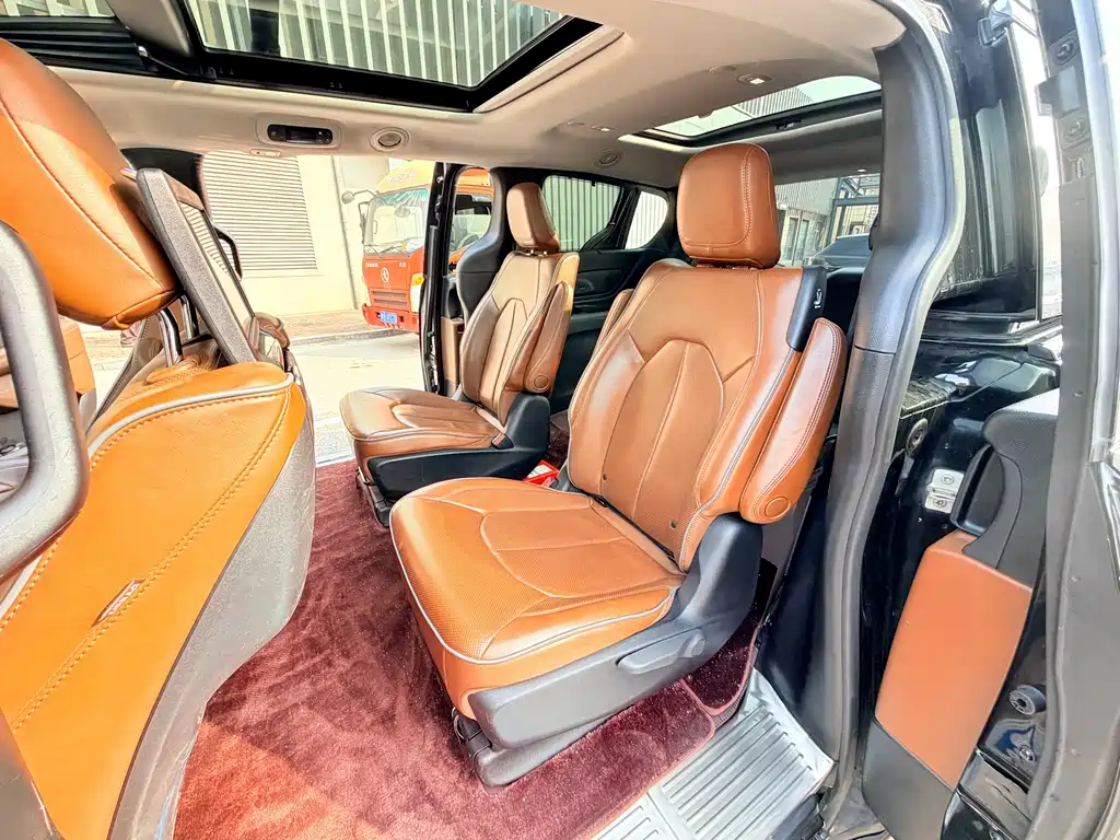 Chrysler Grand Voyager 2019 — фото 7