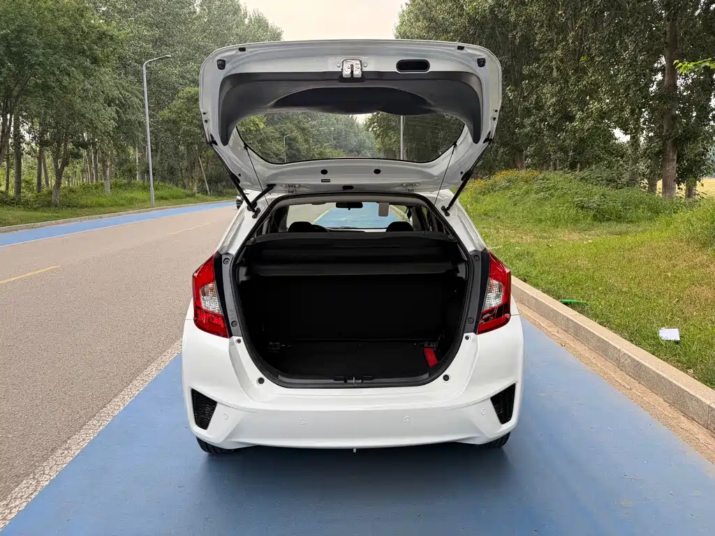 Honda Fit 2017 — фото 17