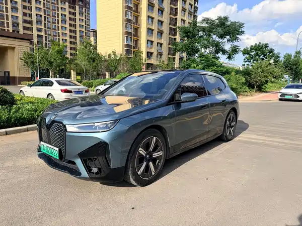 BMW iX 2023