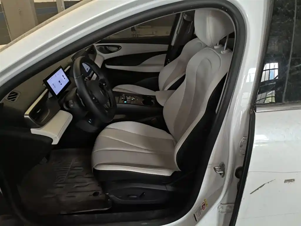 BYD Seal 05 DM-i 2025 — фото 15