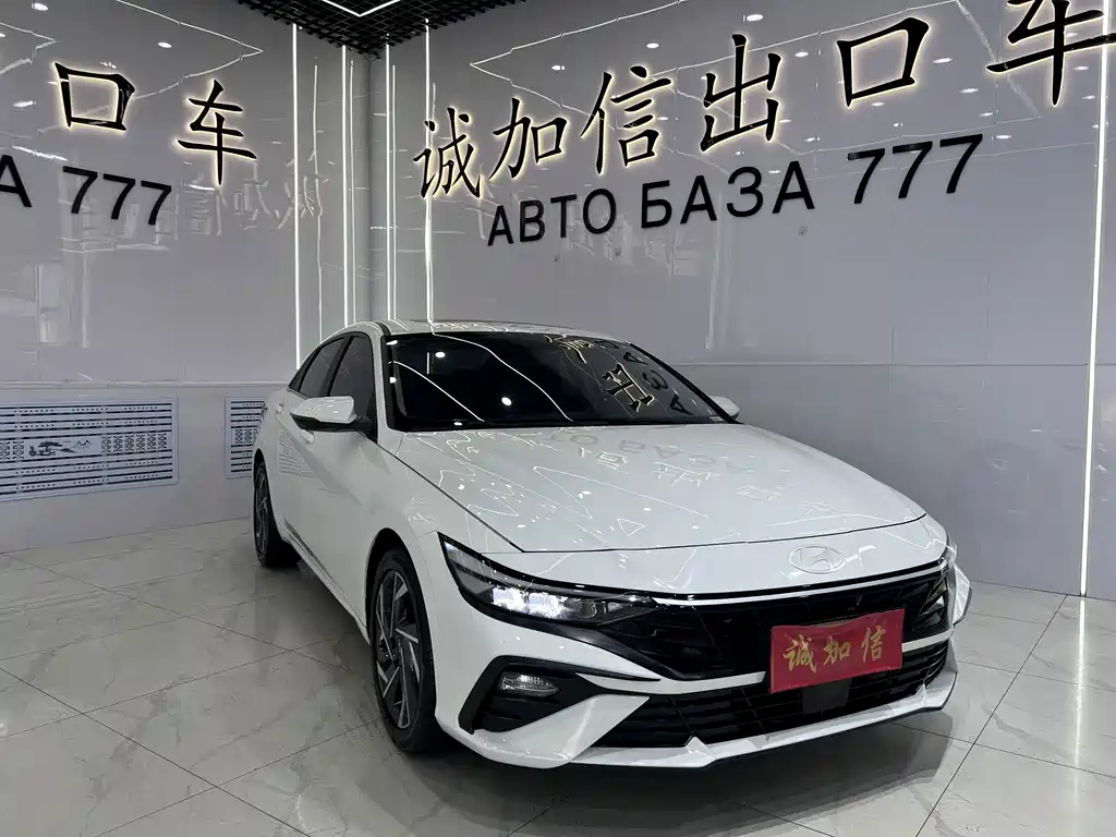Hyundai Elantra 2023 — фото 3