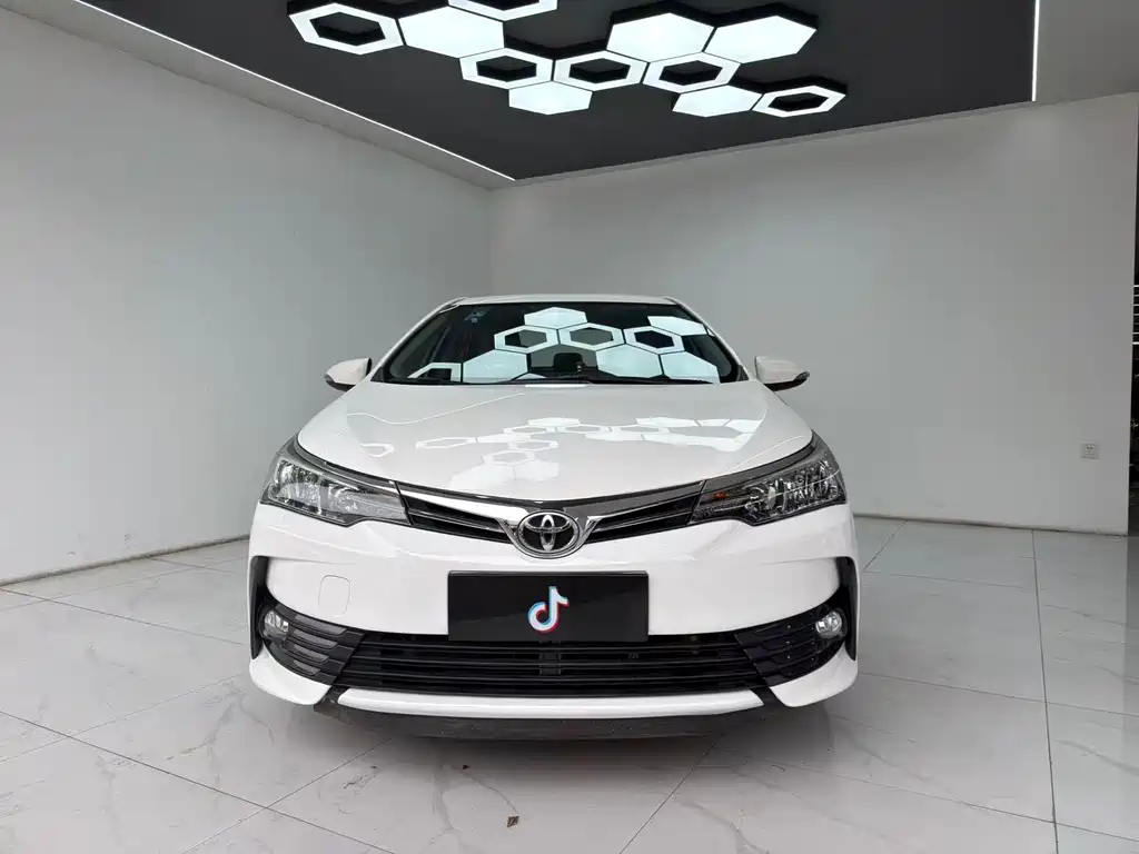 Toyota Corolla 2019 — фото 2