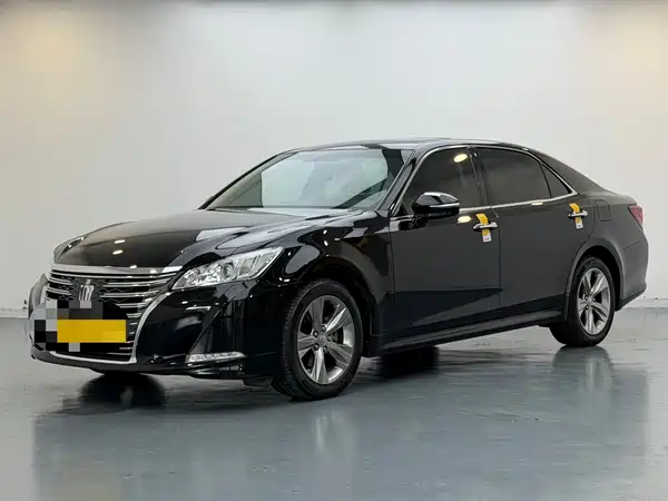 Toyota Crown 2016