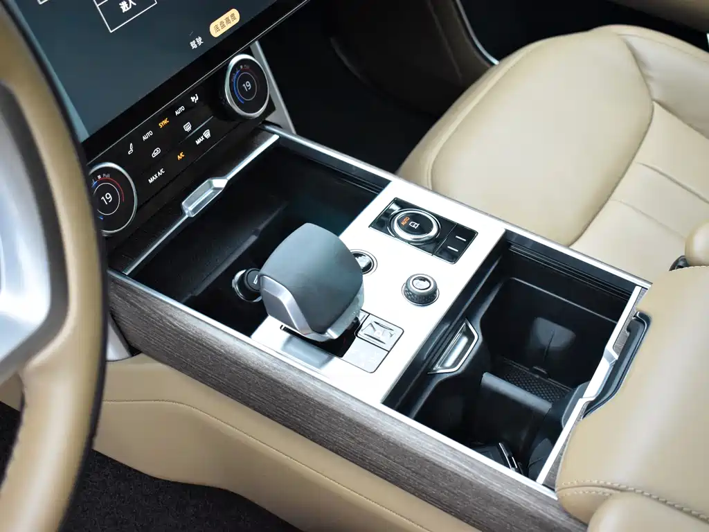 Land Rover Range Rover 2023 — фото 11