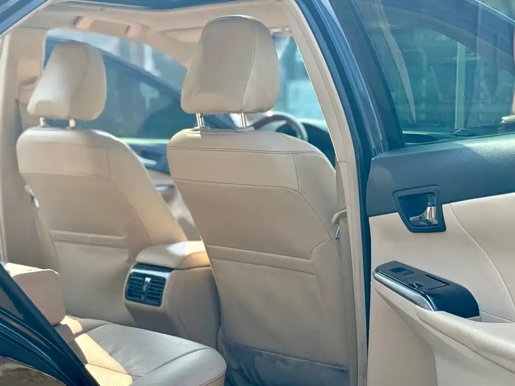 Toyota Camry 2014 — фото 13