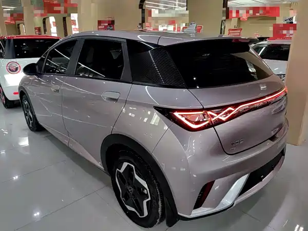 BYD Dolphin 2023