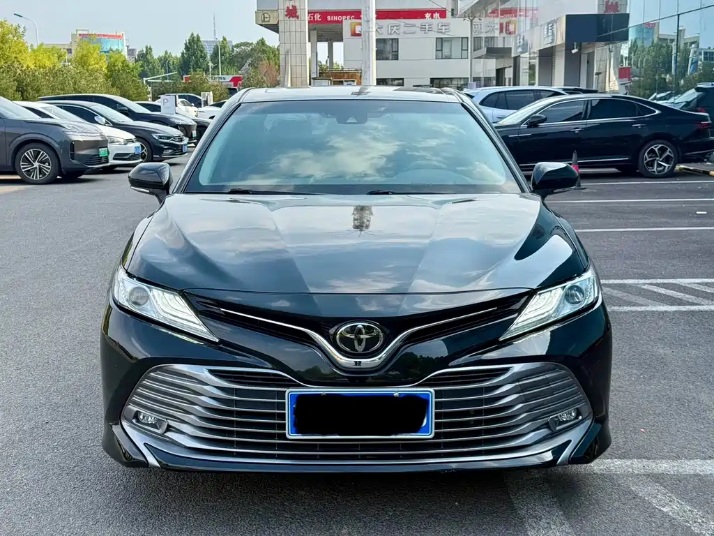 Toyota Camry 2020 — фото 2