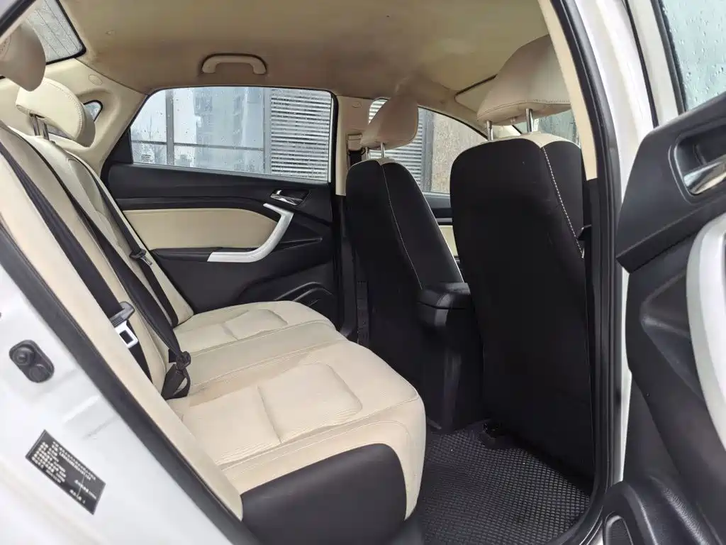 Changan V7 2015 — фото 17