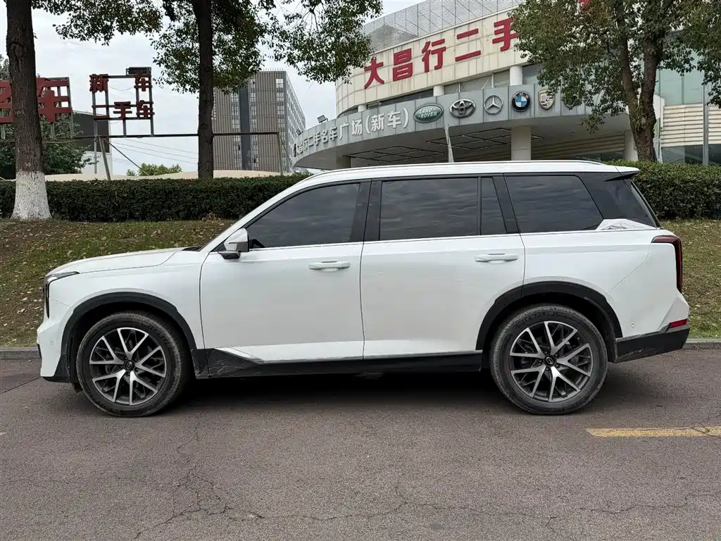 GAC Motor Trumpchi GS8 2024 — фото 3
