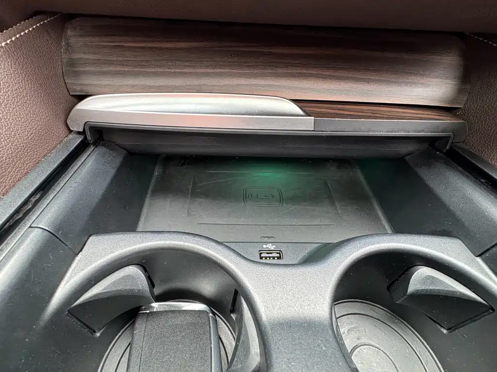 BMW 5 Series 2020 — фото 11
