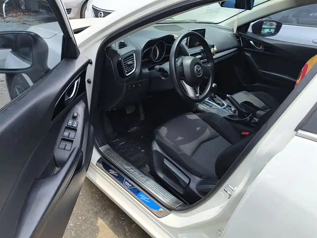 Mazda 3 Axela 2016 — фото 16