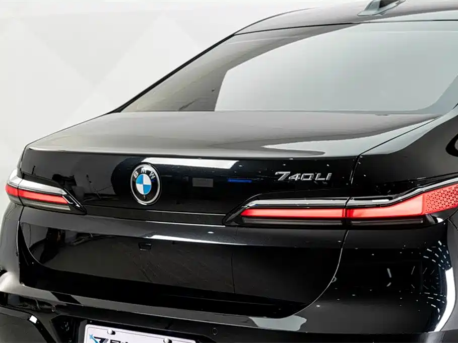 BMW 7 Series 2024 — фото 8