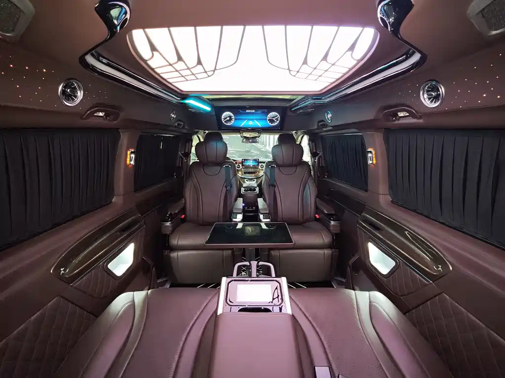 Mercedes-Benz V-Class 2022 — фото 12